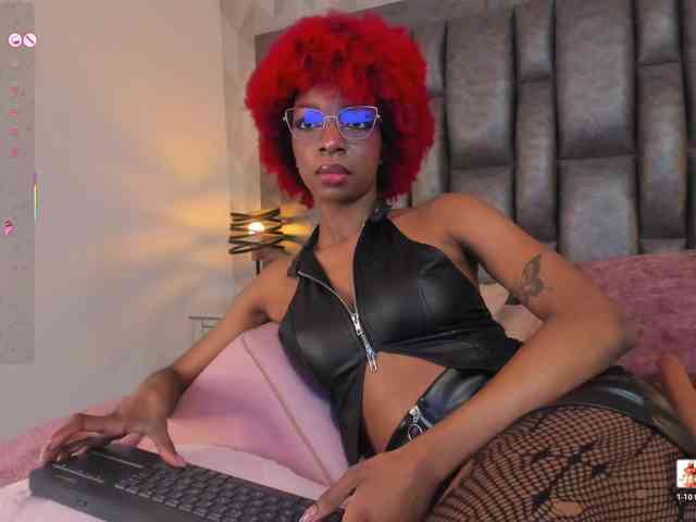 LilaBloom webcam