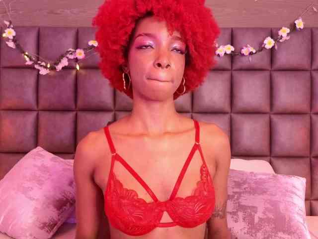 LilaBloom webcam