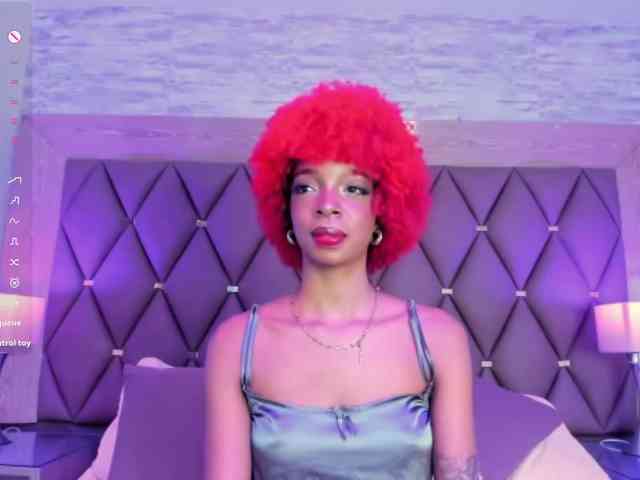 LilaBloom webcam