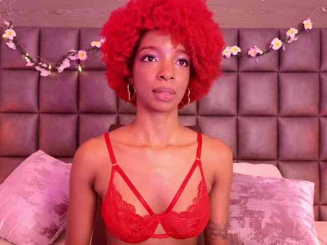 LilaBloom webcam