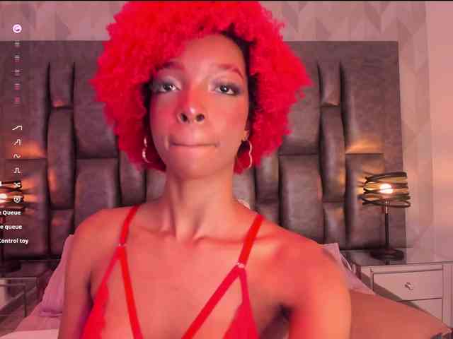 LilaBloom webcam