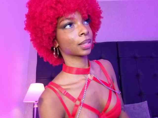 LilaBloom webcam