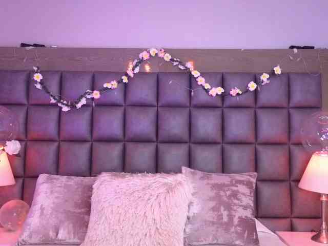 LilaBloom webcam