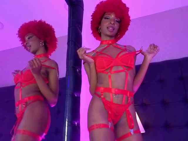 LilaBloom webcam