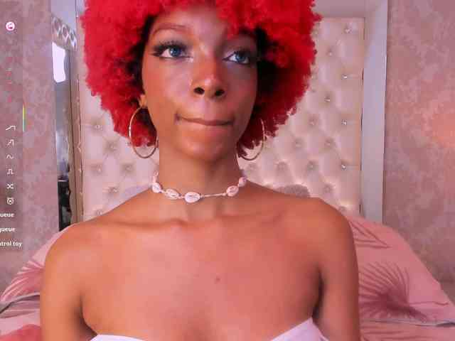 LilaBloom webcam