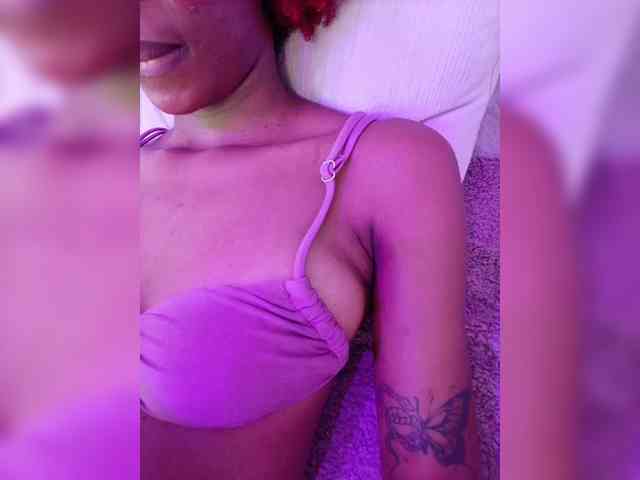 LilaBloom webcam