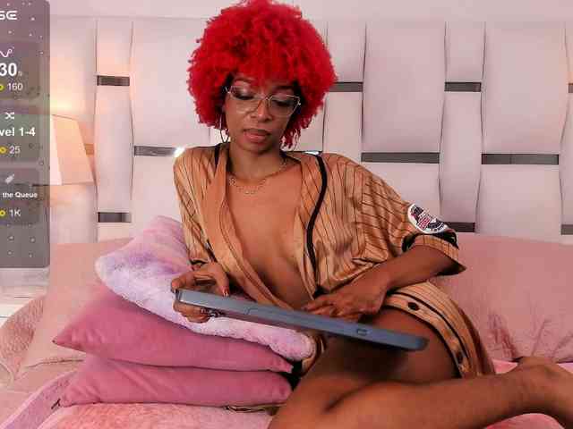 LilaBloom webcam