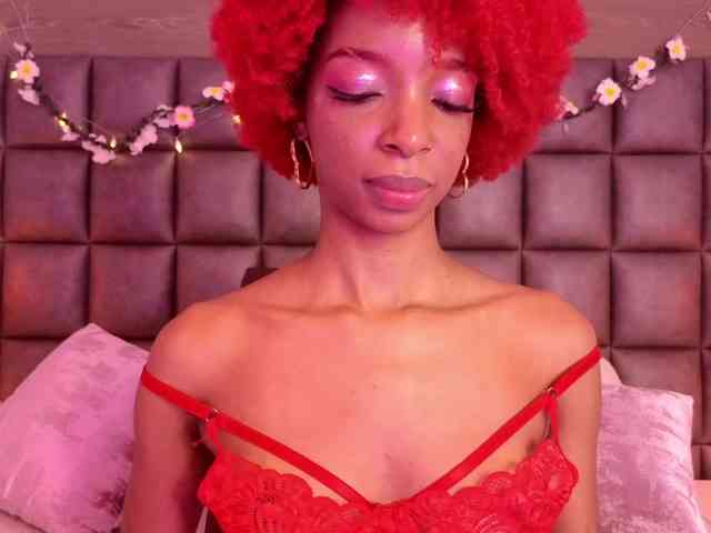 LilaBloom webcam
