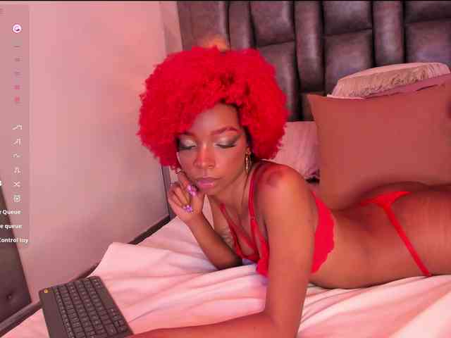 LilaBloom webcam