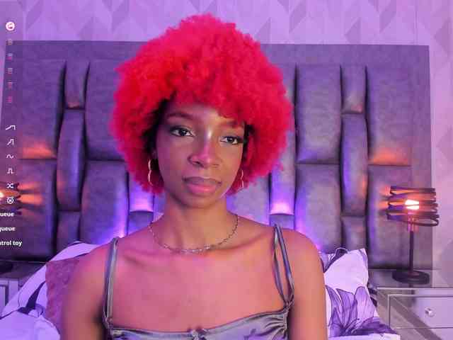 LilaBloom webcam
