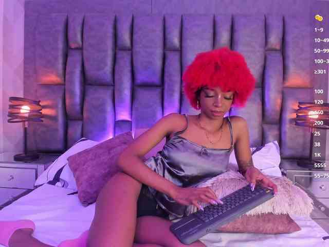 LilaBloom webcam