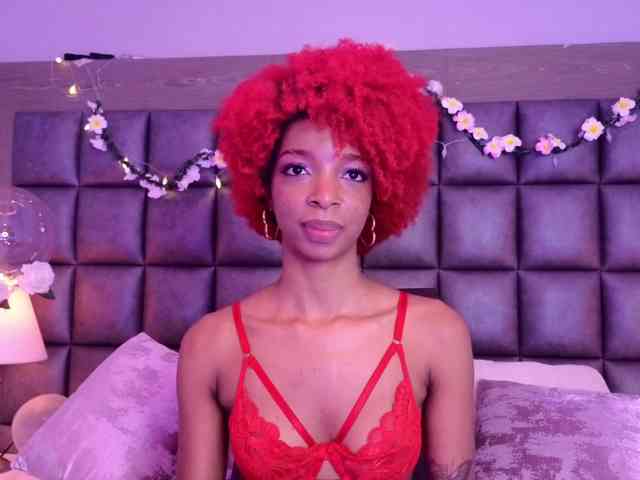 LilaBloom webcam