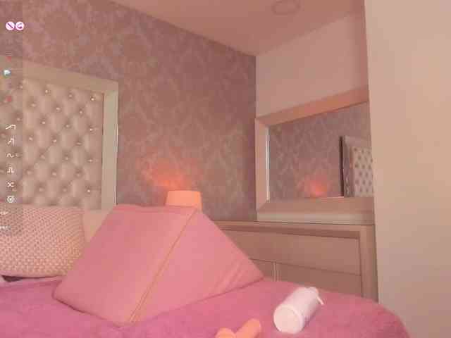 LilaBloom webcam