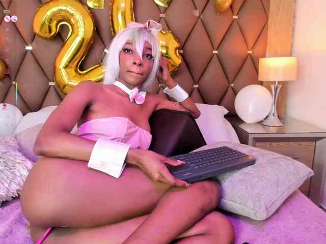 LilaBloom webcam