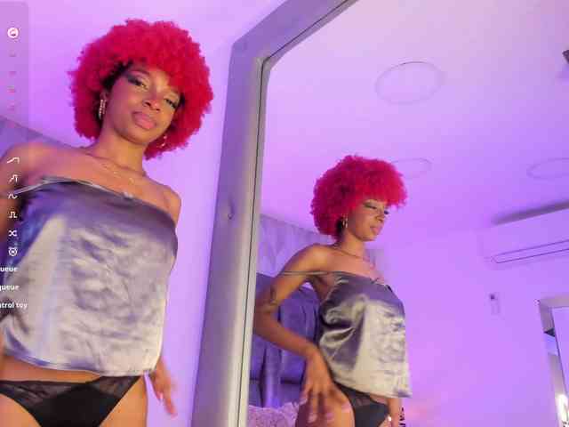 Model: LilaBloom