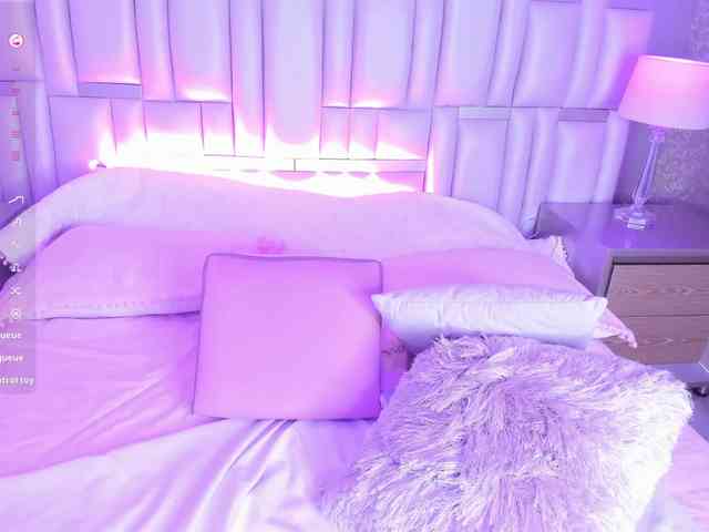 LilaBloom webcam