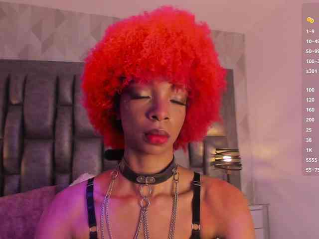 LilaBloom webcam