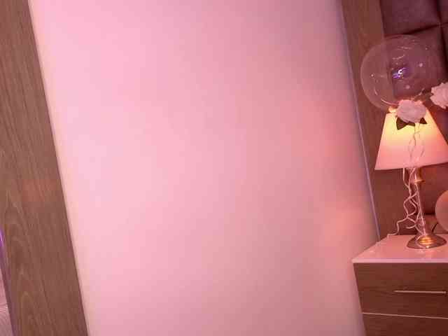 LilaBloom webcam