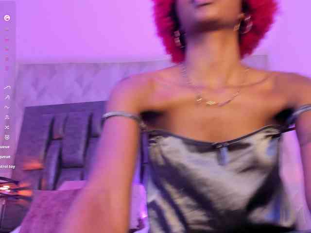 LilaBloom webcam