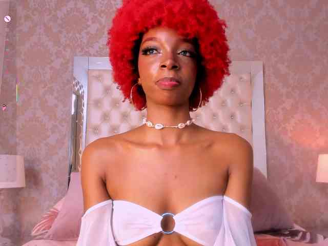 LilaBloom webcam