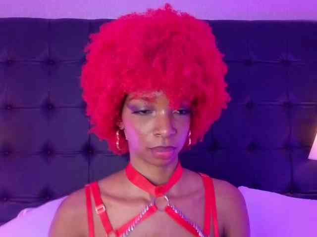 LilaBloom webcam