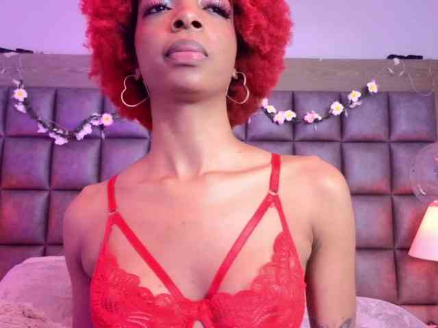 LilaBloom webcam