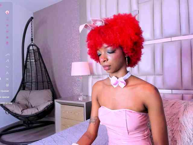 LilaBloom webcam