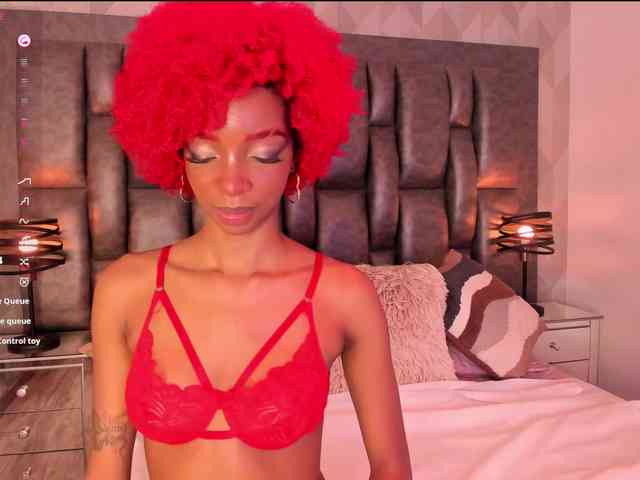 LilaBloom webcam