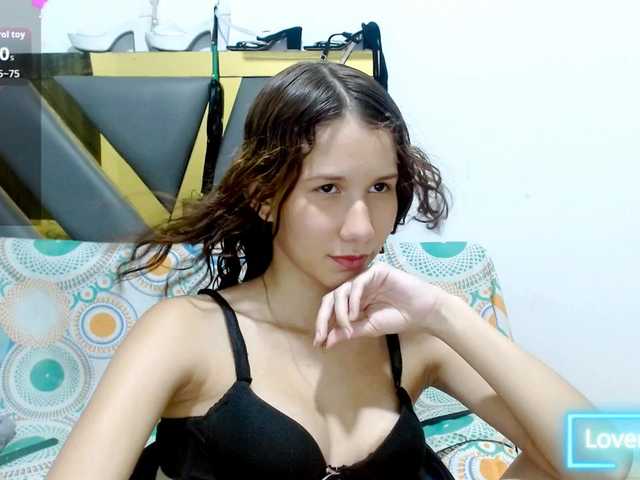 antonela18 live cam on BongaCams