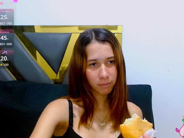 antonela18 live cam on BongaCams