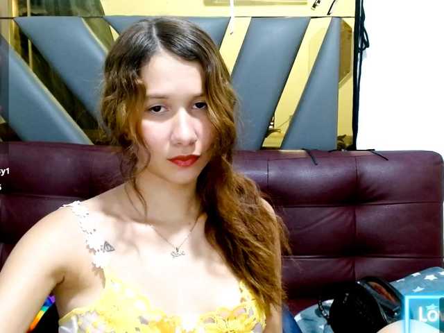 antonela18 live cam on BongaCams