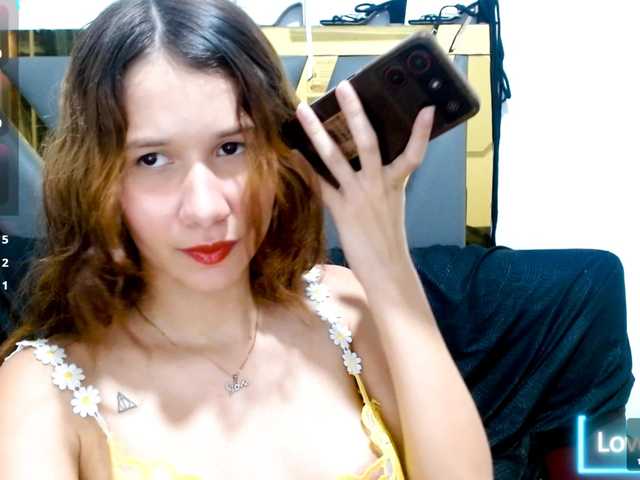 antonela18 live cam on BongaCams
