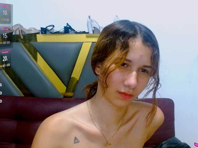 antonela18 live cam on BongaCams