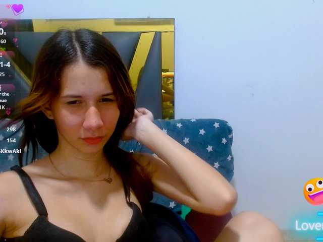 antonela18 live cam on BongaCams