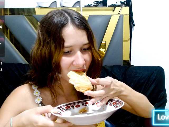 antonela18 live cam on BongaCams