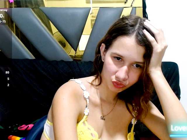 antonela18 live cam on BongaCams