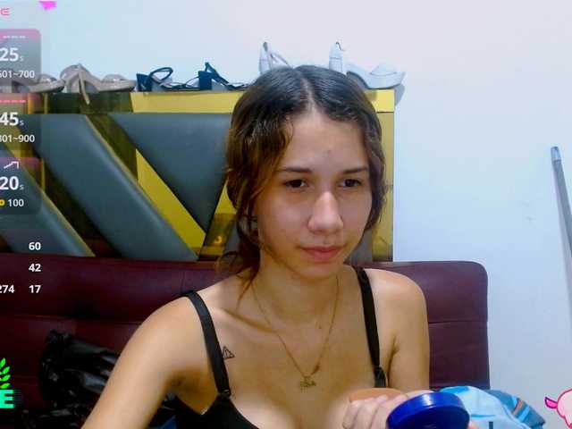 antonela18 live webcam show