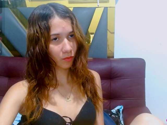 antonela18 live cam on BongaCams