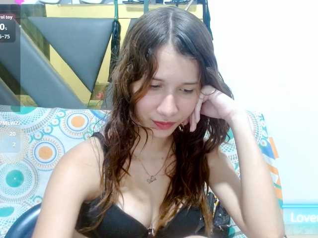antonela18 live cam on BongaCams
