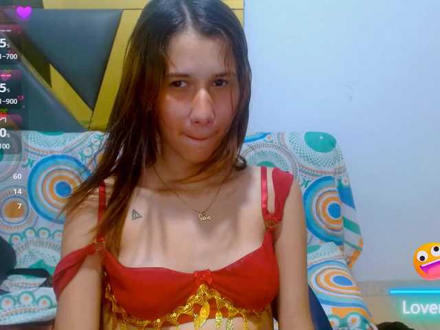 antonela18 live cam on BongaCams