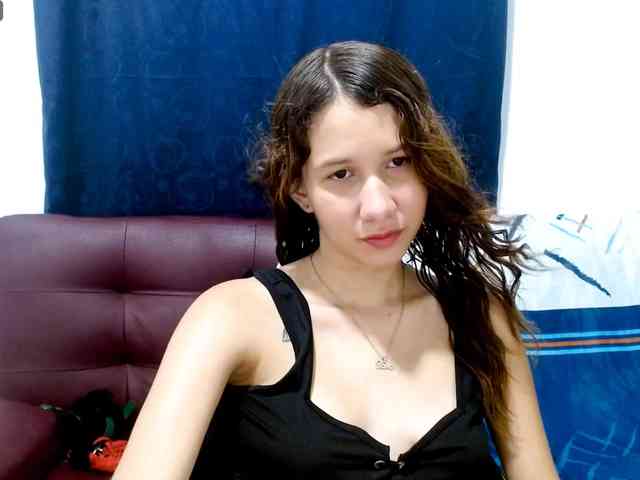 antonela18 webcam