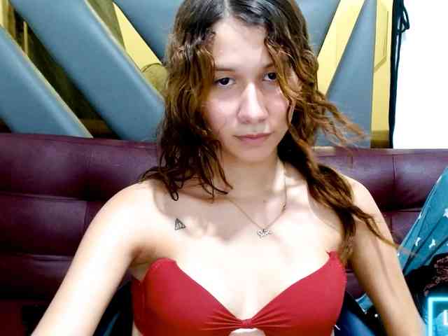 antonela18 webcam