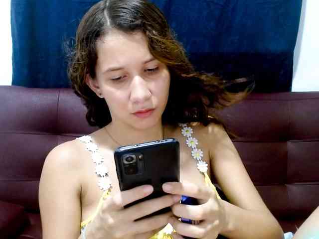antonela18 webcam