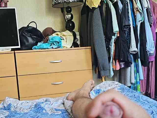 Sergpilot1 Live Webcam on BongaCams