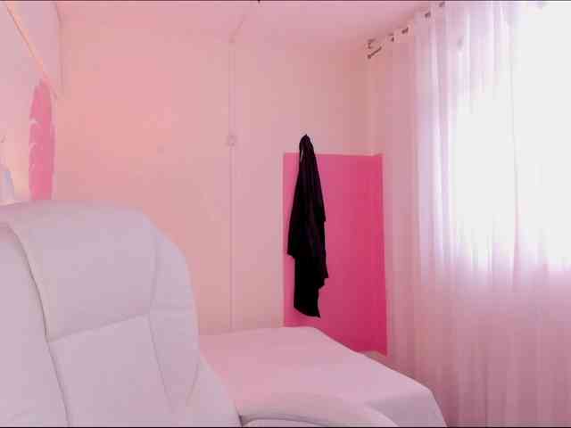 ALINAOWENS webcam