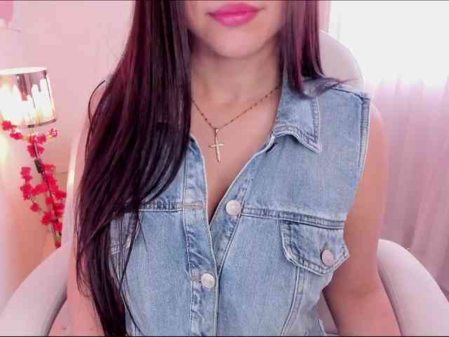 ALINAOWENS webcam