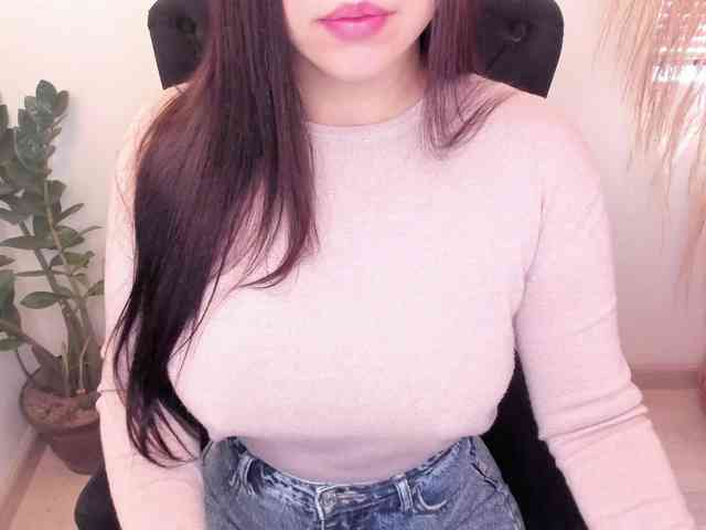 ALINAOWENS webcam