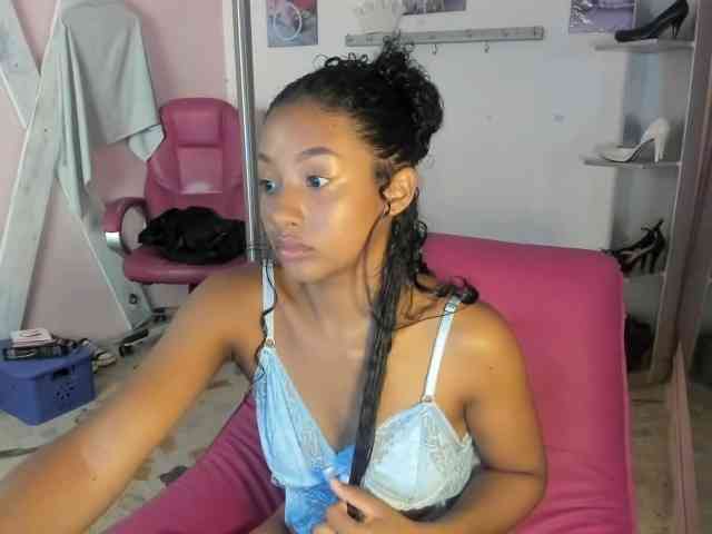 doll-star webcam