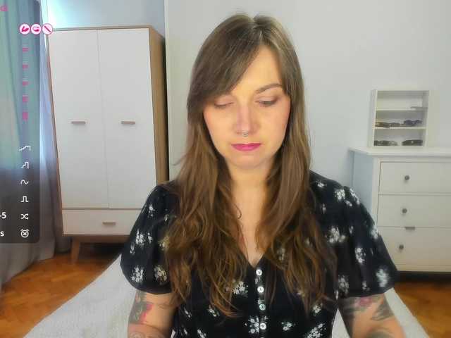 StacyButterfly live cam preview