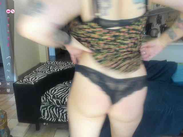 StacyButterfly webcam